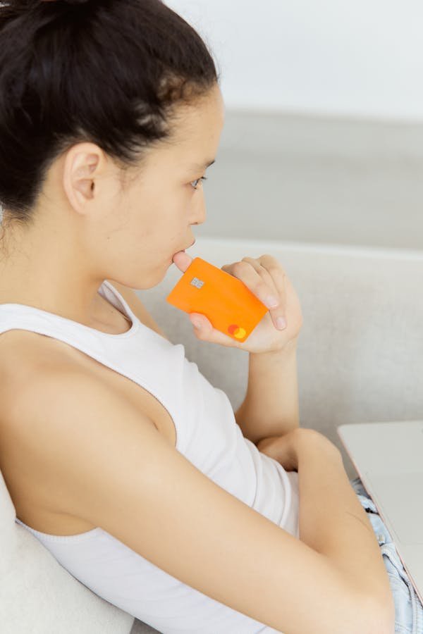 Tout savoir sur le compte bancaire en ligne : guide pratique